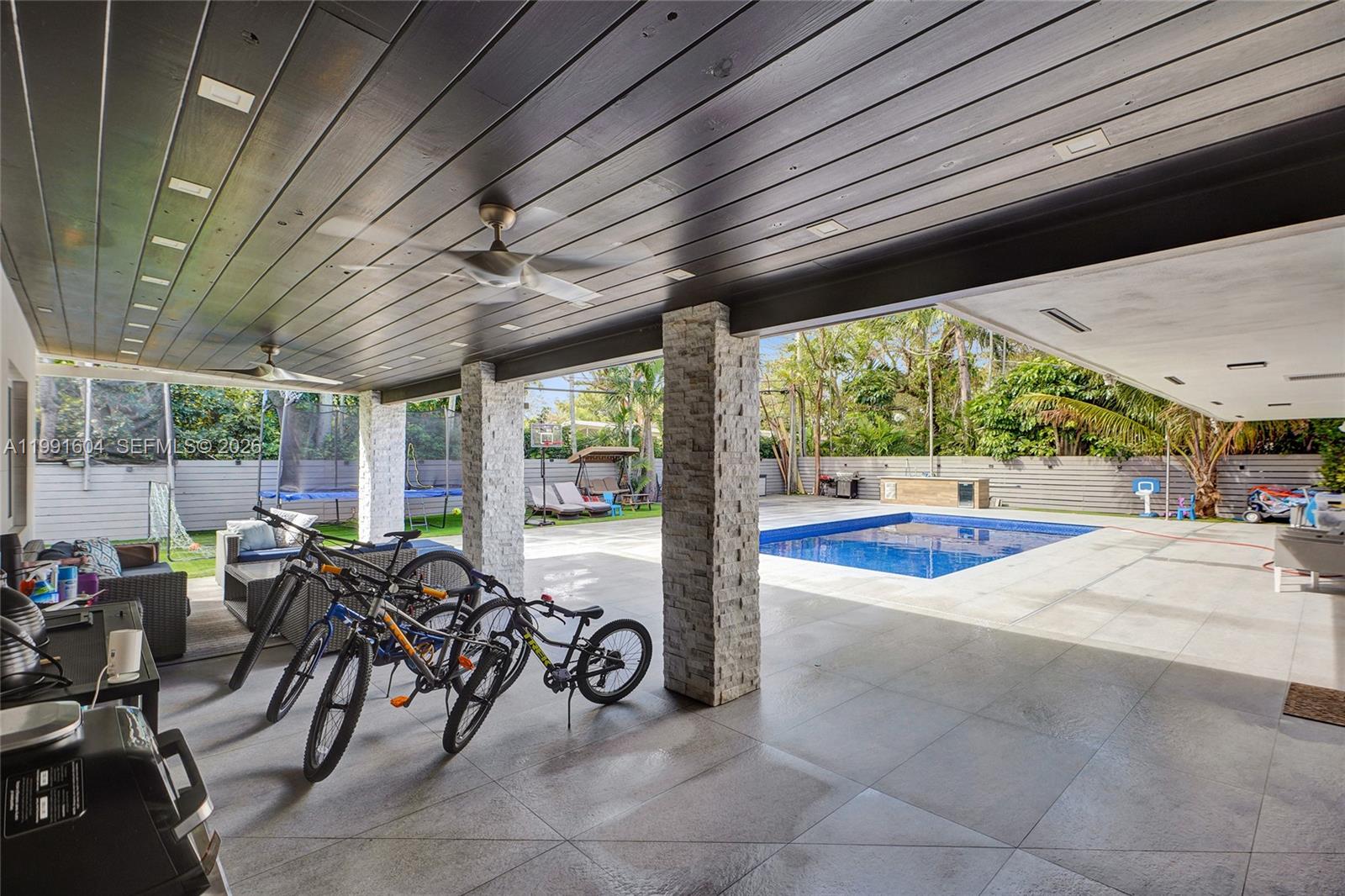 2126 NE 187th St North Miami Beach, FL 33179