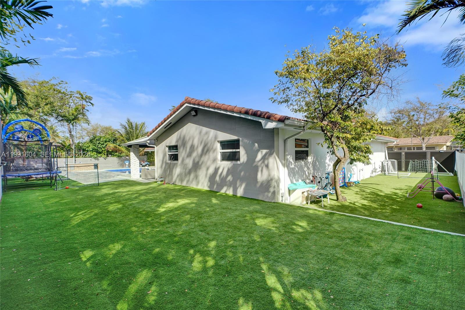 2126 NE 187th St North Miami Beach, FL 33179