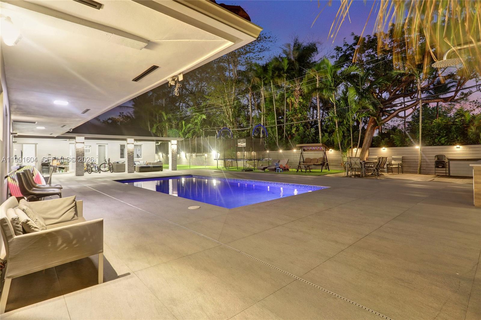 2126 NE 187th St North Miami Beach, FL 33179
