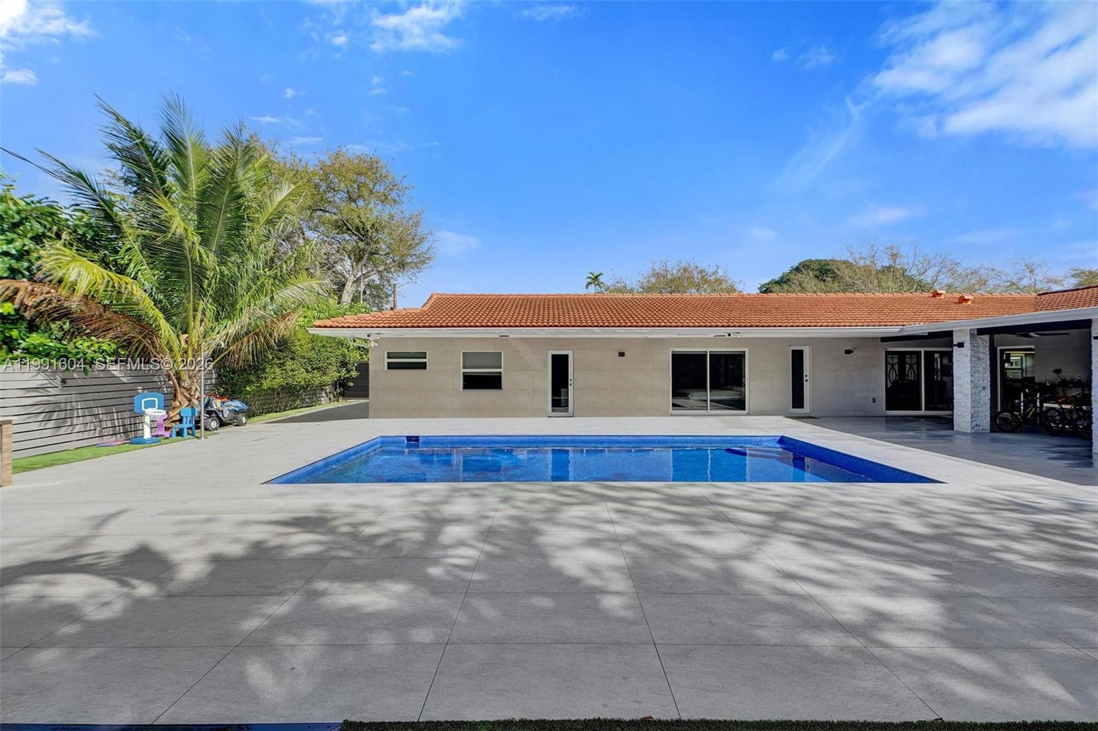 2126 NE 187th St North Miami Beach, FL 33179