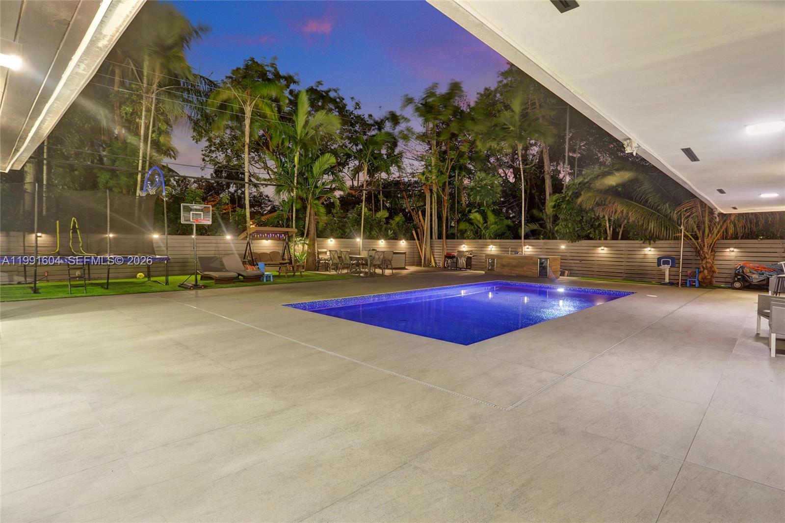 2126 NE 187th St North Miami Beach, FL 33179