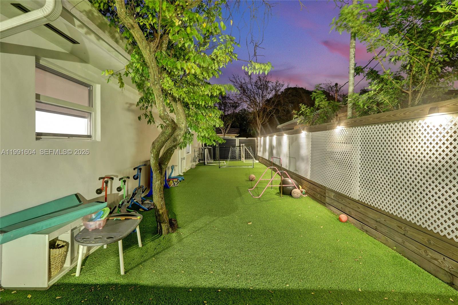 2126 NE 187th St North Miami Beach, FL 33179