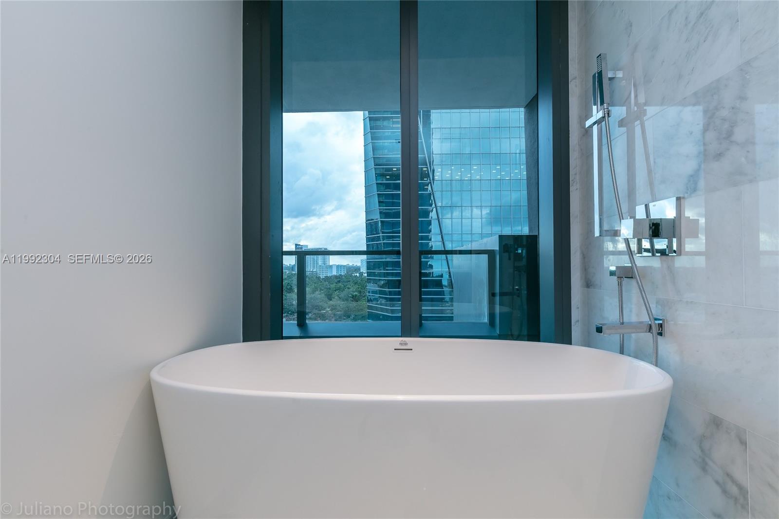 1451 Brickell Ave #905 Miami, FL 33131