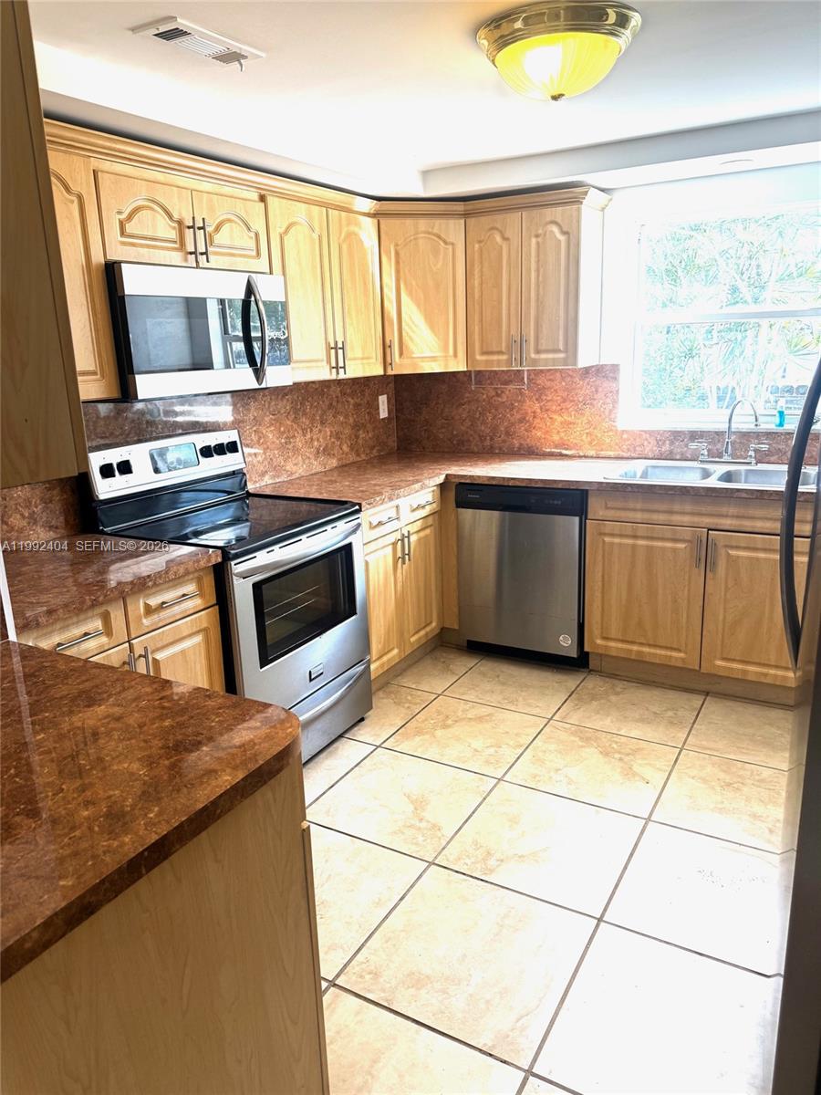 6713 SW 112th Ct Miami, FL 33173