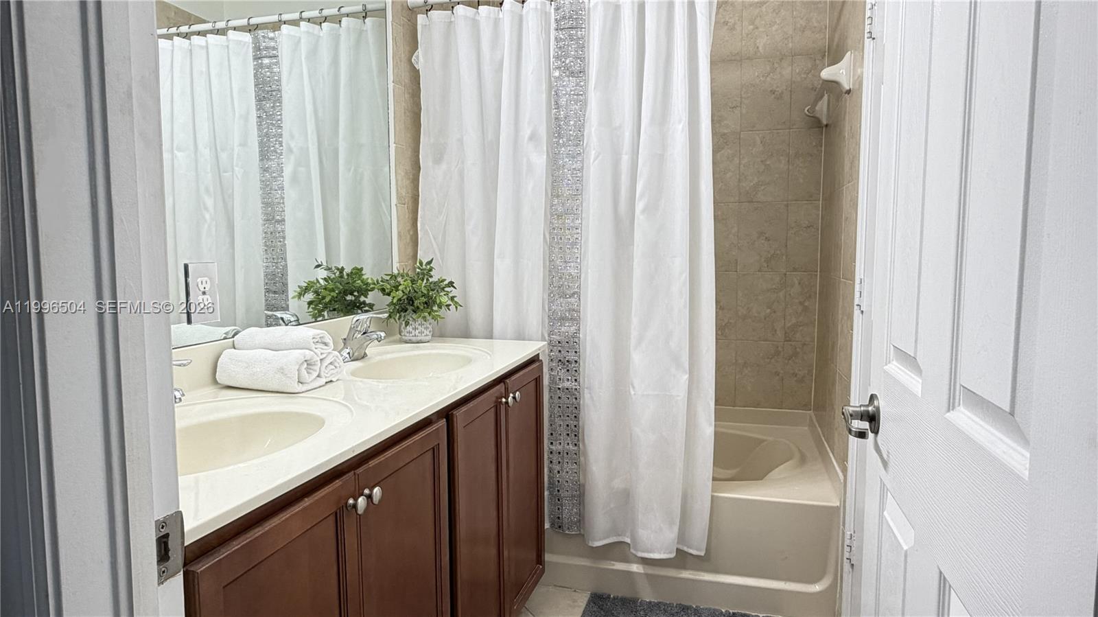 11605 NW 89th St #220 Doral, FL 33178