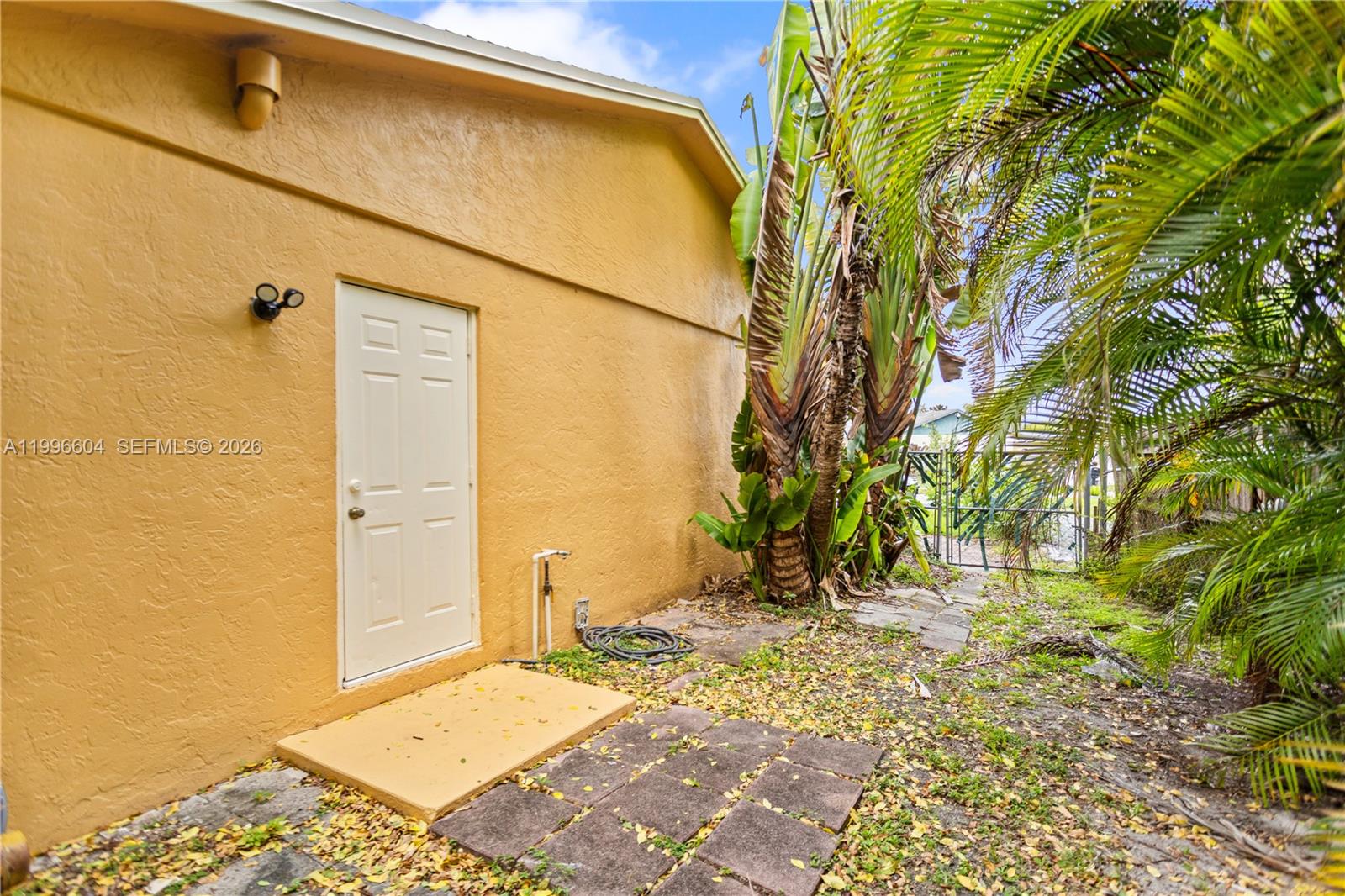 7690 SW 7th Ct North Lauderdale, FL 33068