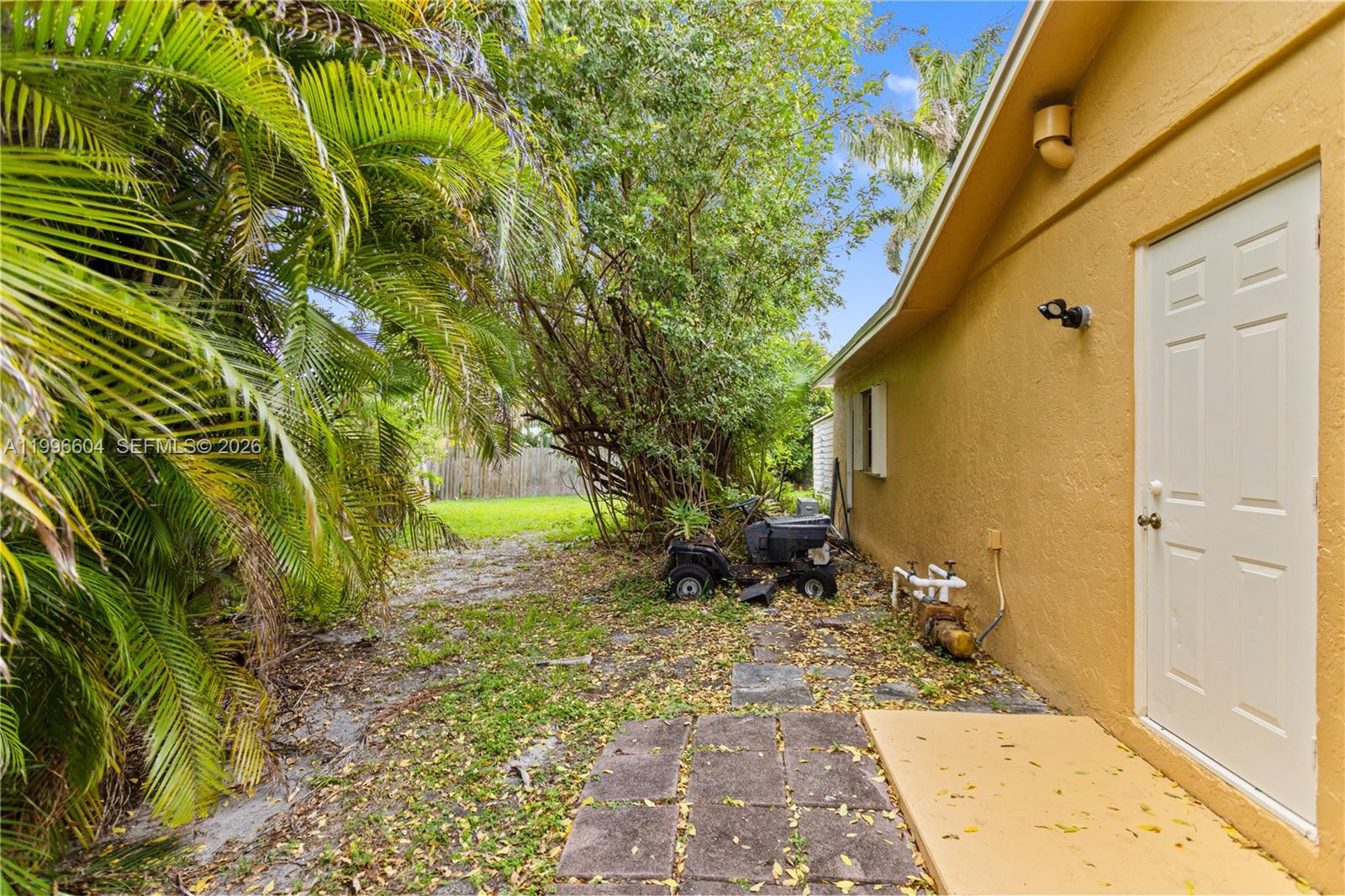 7690 SW 7th Ct North Lauderdale, FL 33068