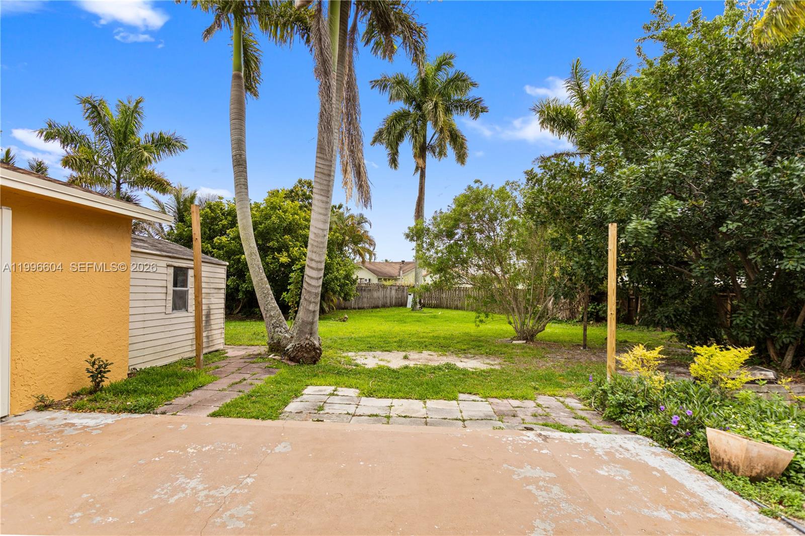 7690 SW 7th Ct North Lauderdale, FL 33068