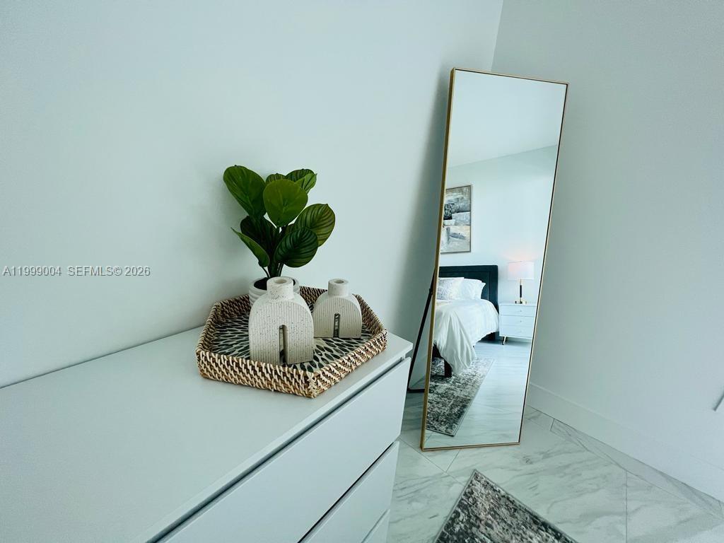 image The Plaza on Brickell West12