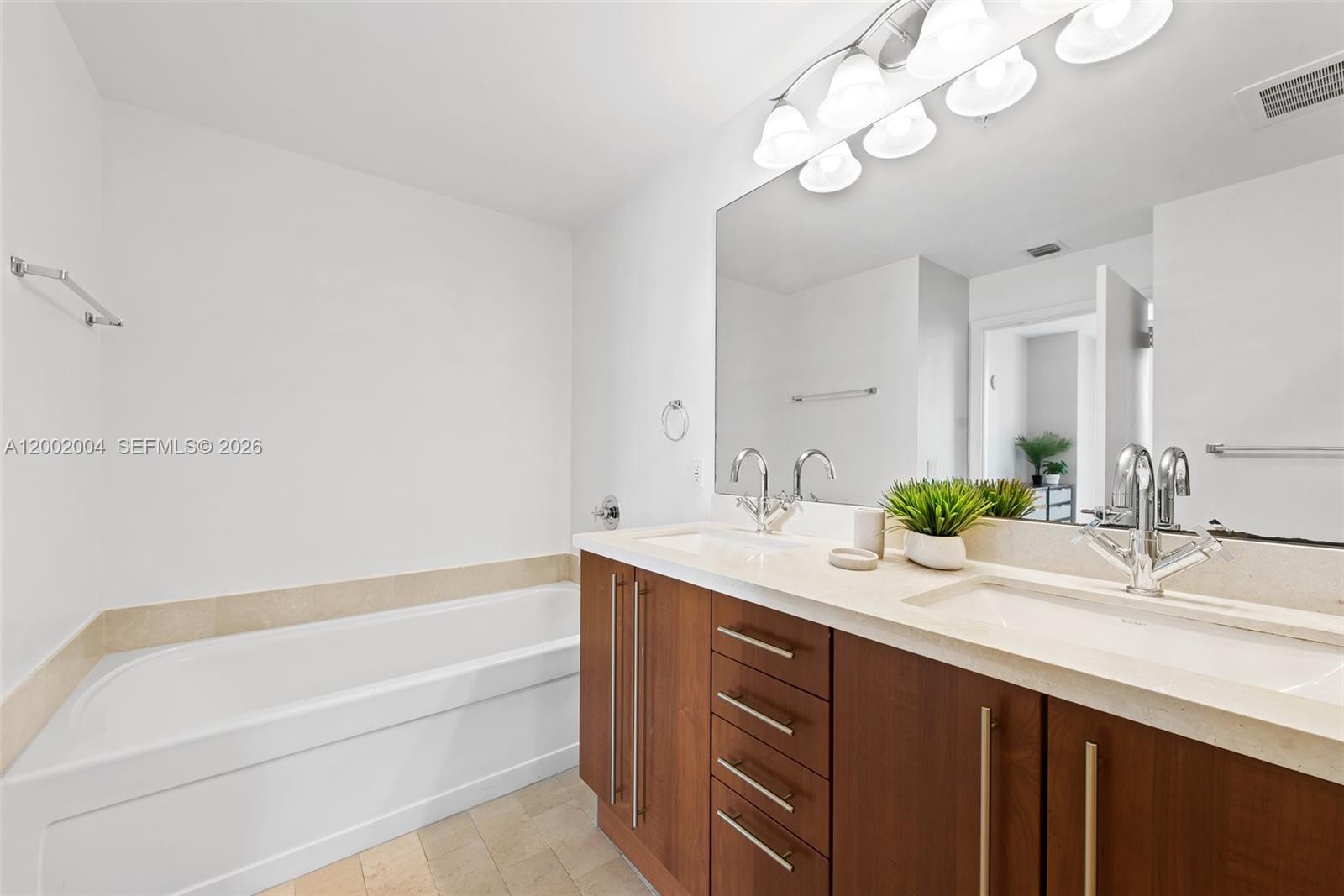 image Axis on Brickell South12