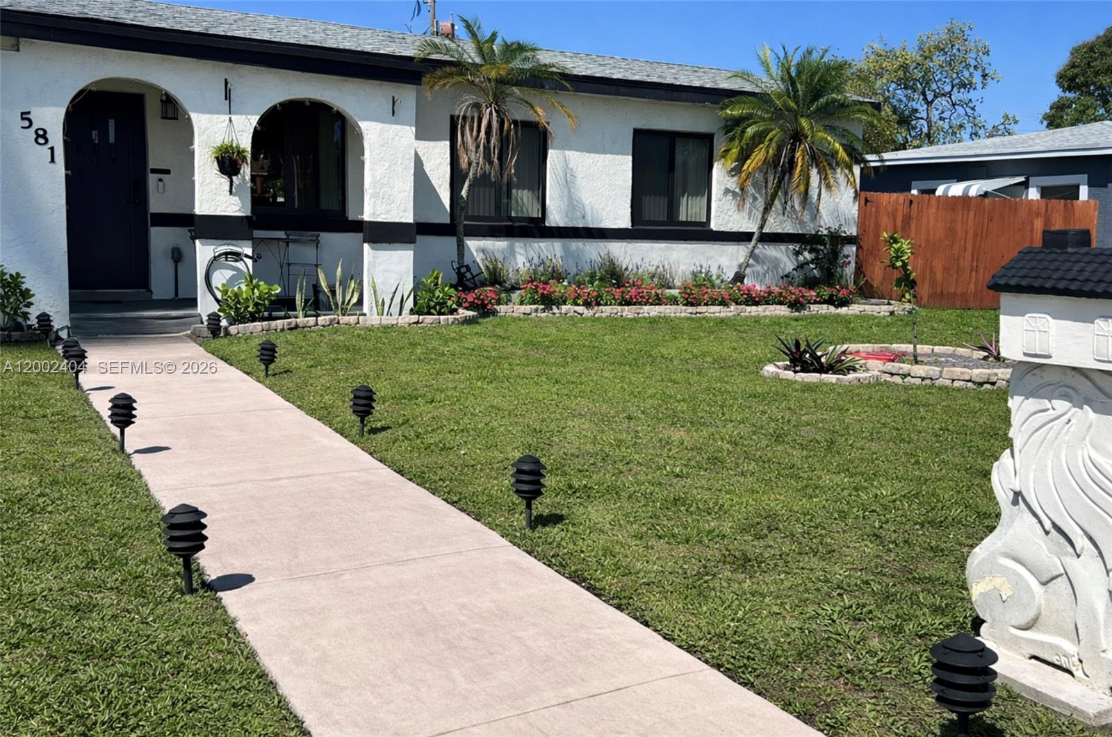 581 NW 185th St
