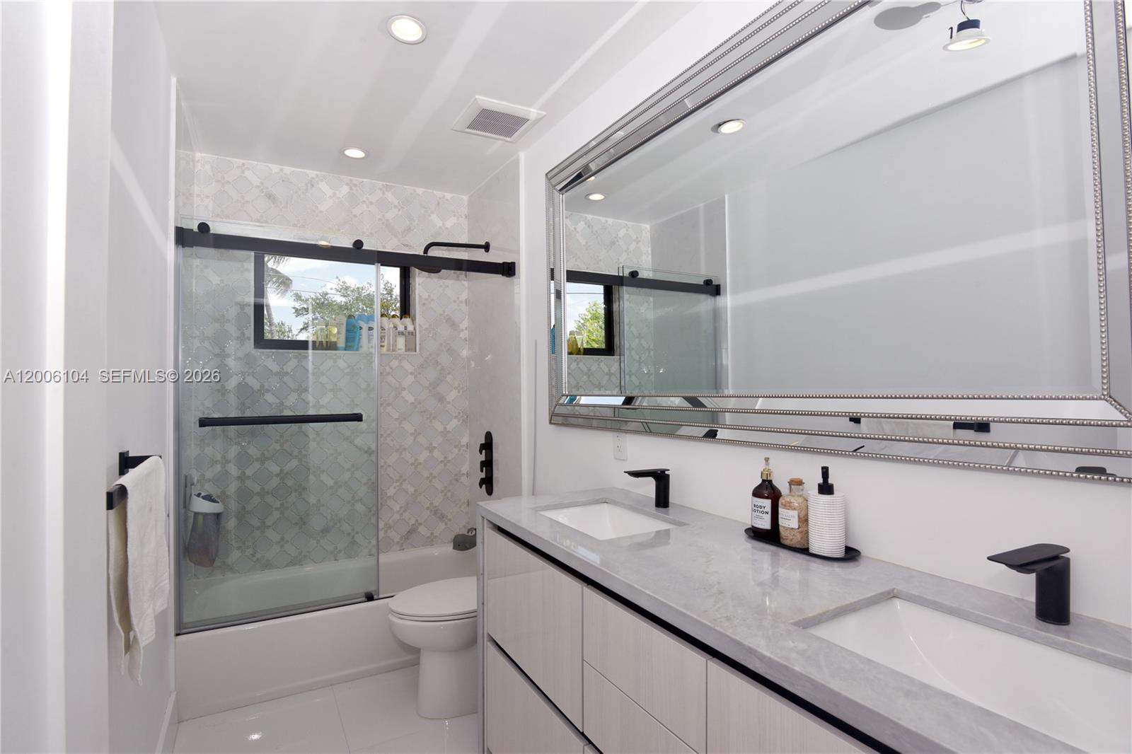 9281 SW 166th Ter Palmetto Bay, FL 33157