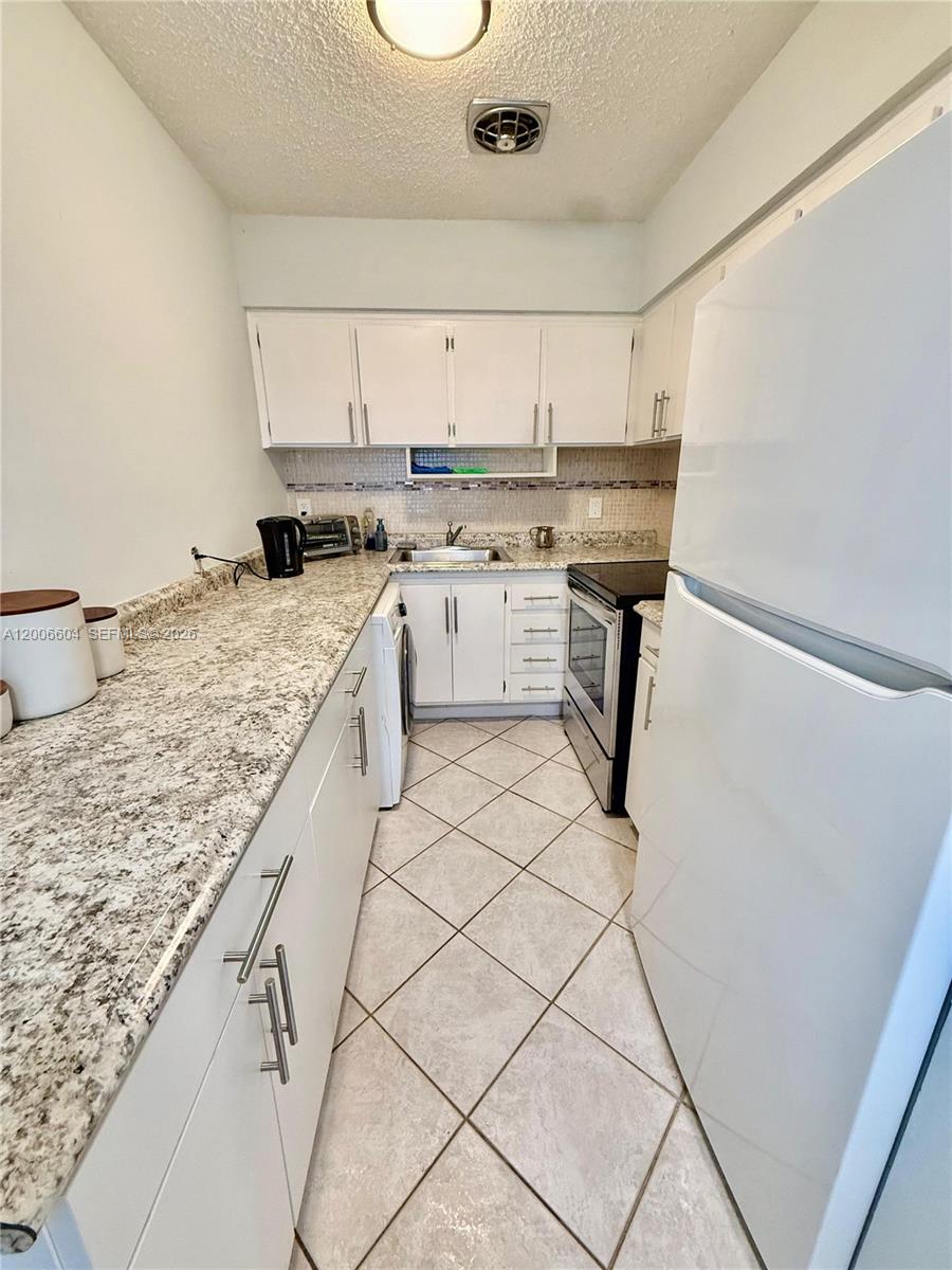 800 SW 11th Ave #19A Hallandale Beach, FL 33009