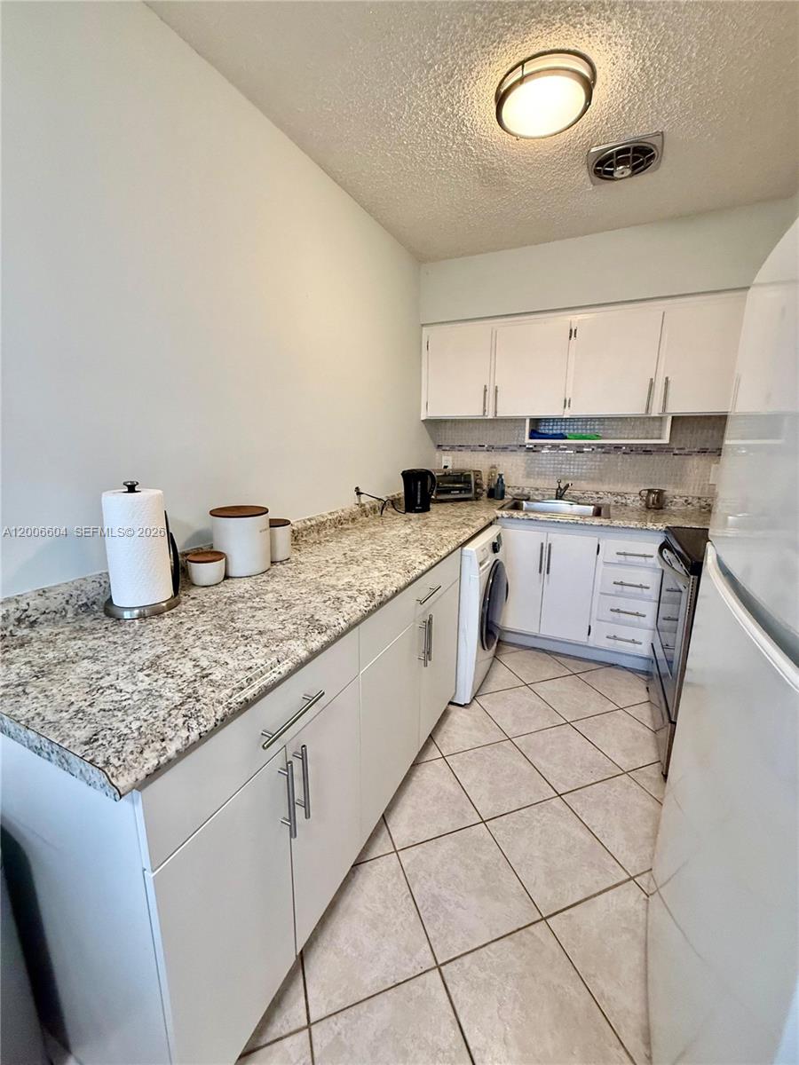 800 SW 11th Ave #19A Hallandale Beach, FL 33009