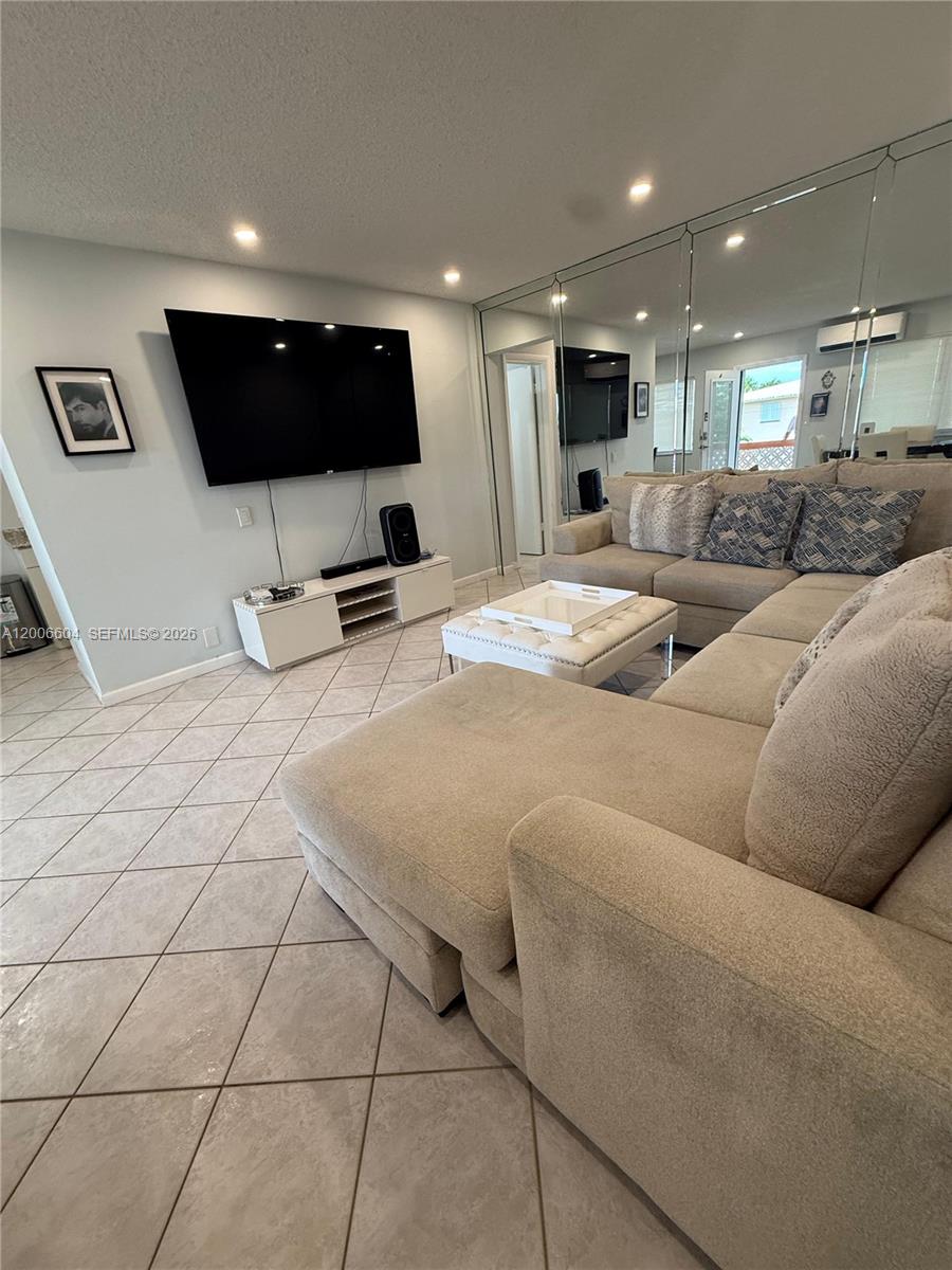 800 SW 11th Ave #19A Hallandale Beach, FL 33009