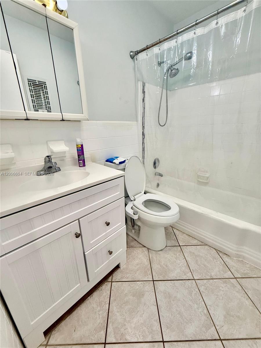 800 SW 11th Ave #19A Hallandale Beach, FL 33009