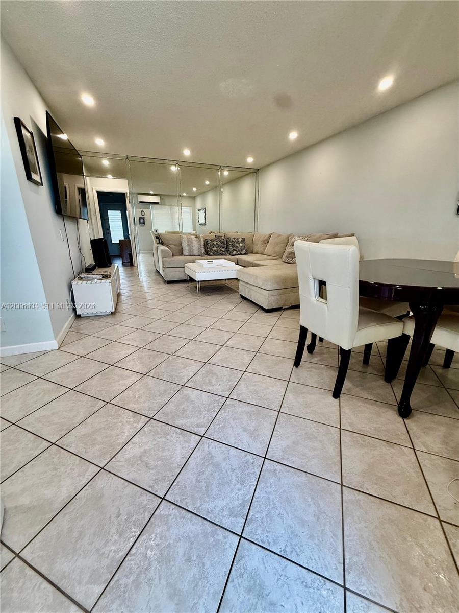 800 SW 11th Ave #19A Hallandale Beach, FL 33009