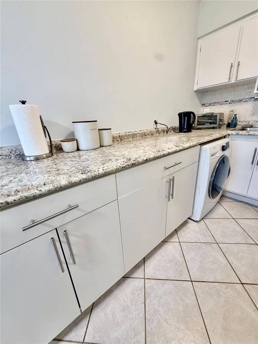 800 SW 11th Ave #19A Hallandale Beach, FL 33009