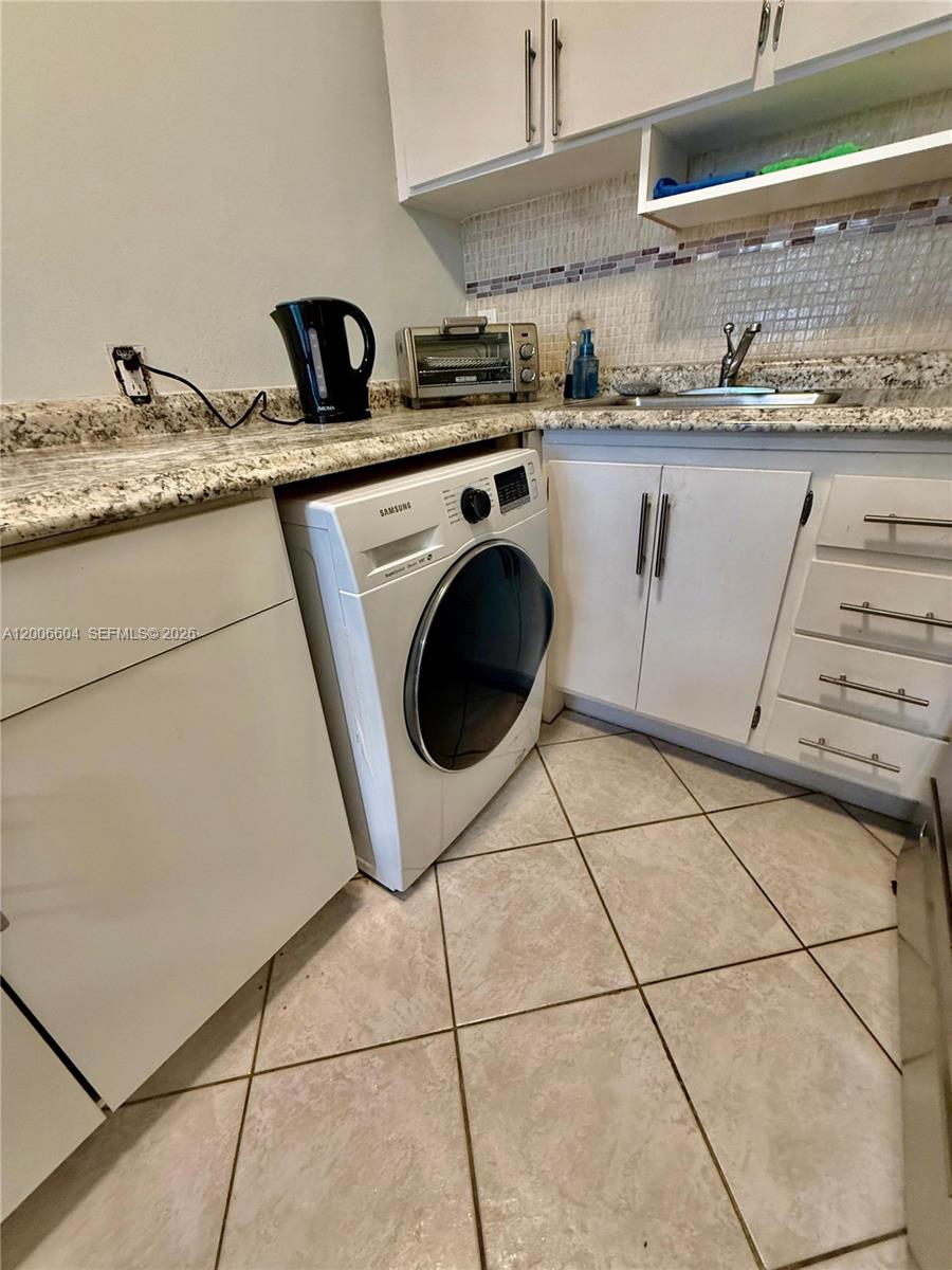 800 SW 11th Ave #19A Hallandale Beach, FL 33009