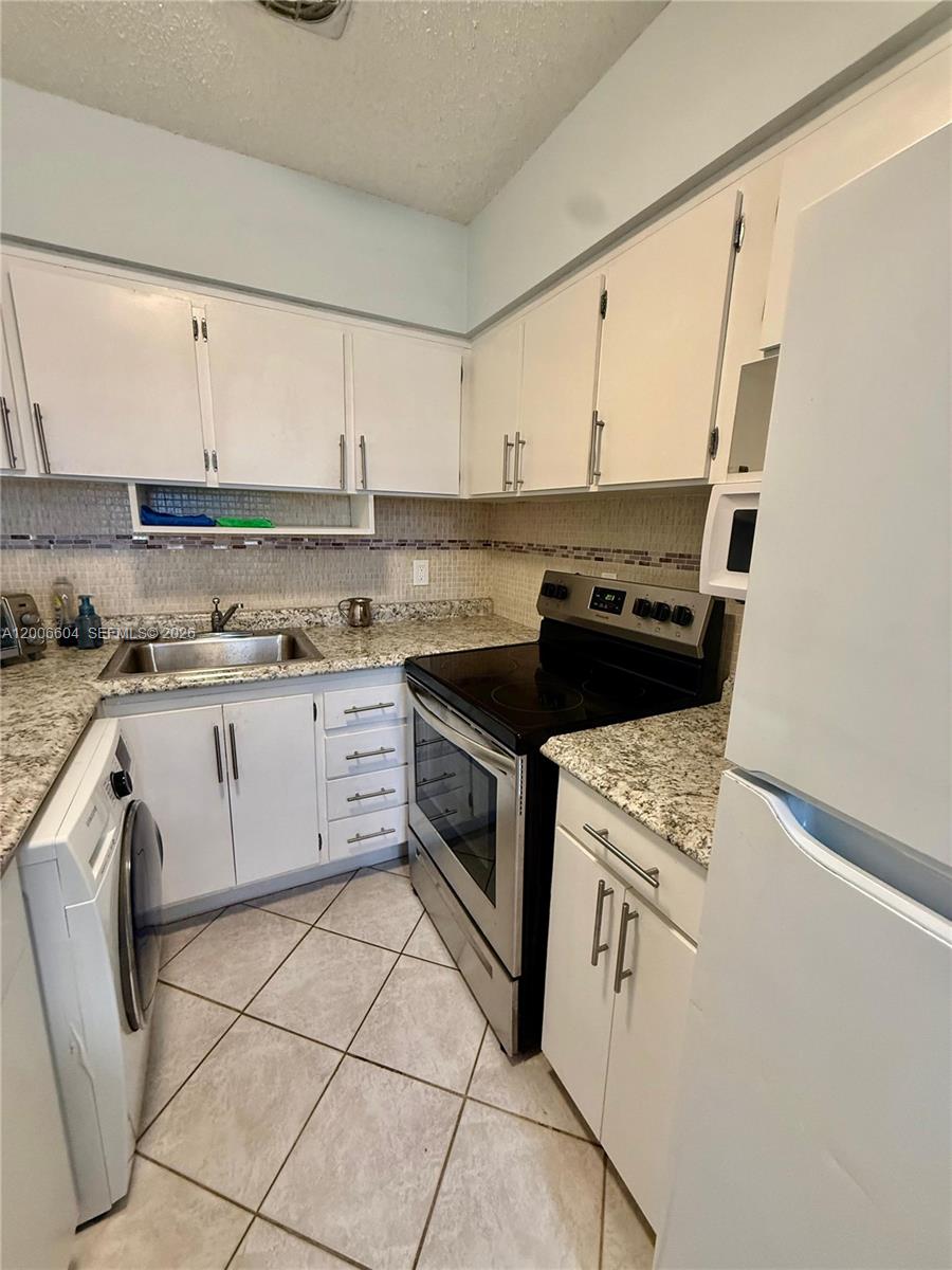 800 SW 11th Ave #19A Hallandale Beach, FL 33009