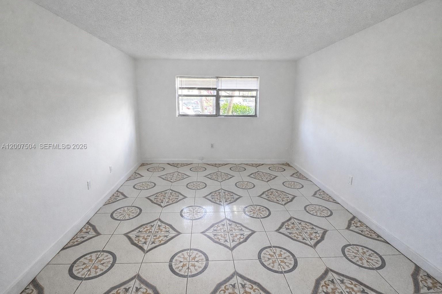 3700 NW 21st St #109 Lauderdale Lakes, FL 33311