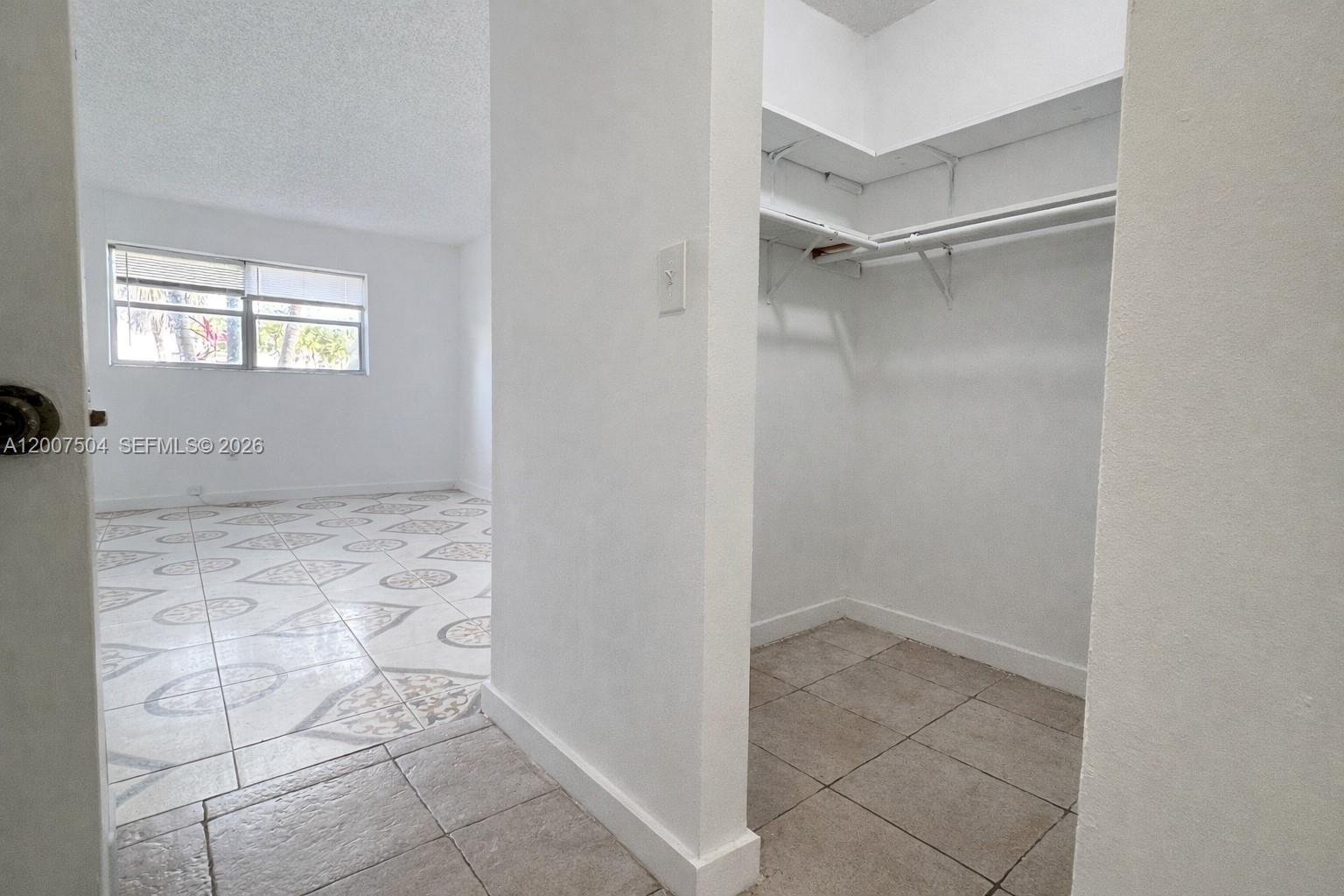 3700 NW 21st St #109 Lauderdale Lakes, FL 33311