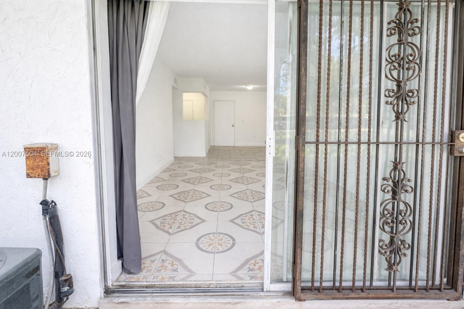 3700 NW 21st St #109 Lauderdale Lakes, FL 33311
