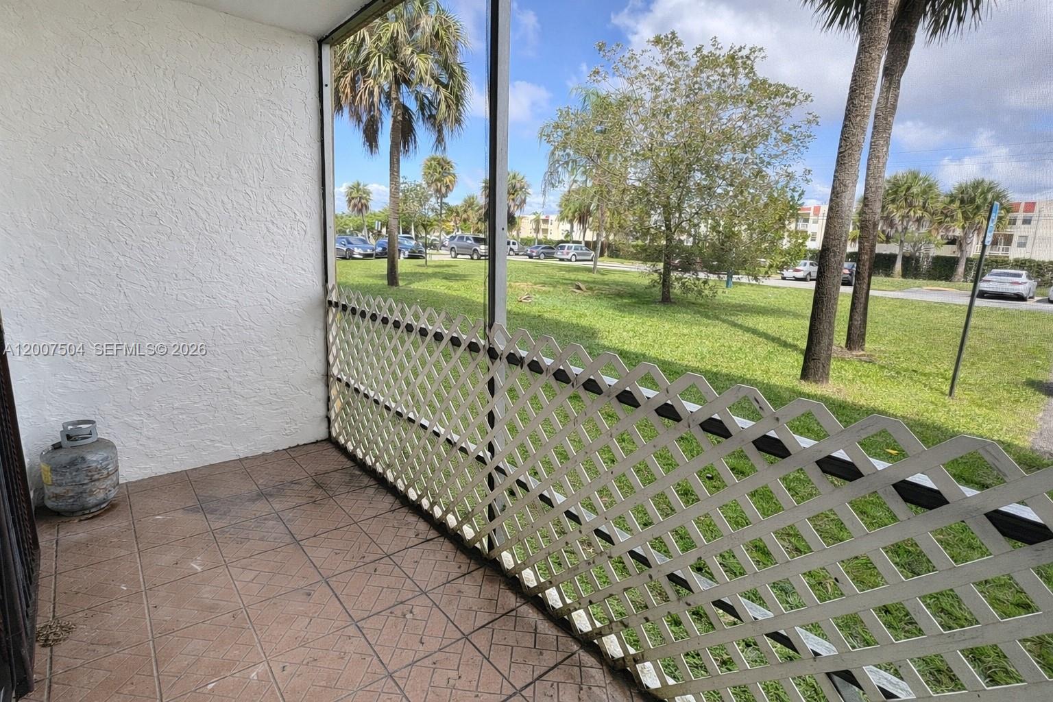 3700 NW 21st St #109 Lauderdale Lakes, FL 33311