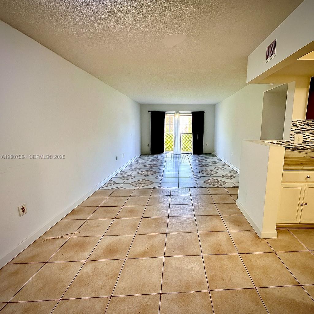 3700 NW 21st St #109 Lauderdale Lakes, FL 33311