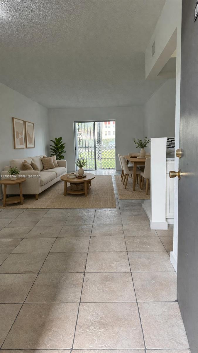 3700 NW 21st St #109 Lauderdale Lakes, FL 33311