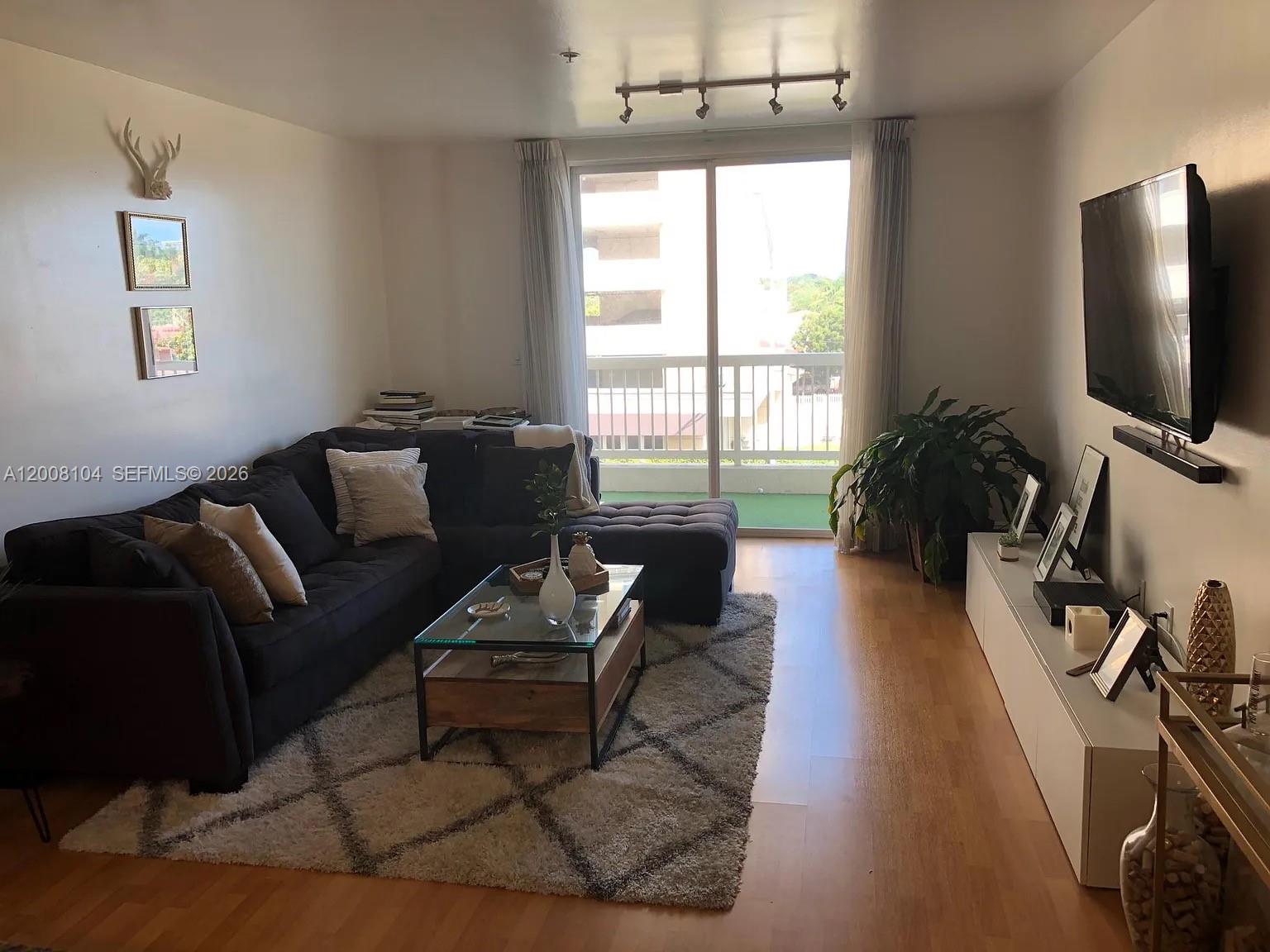 2400 SW 27th Ave #304