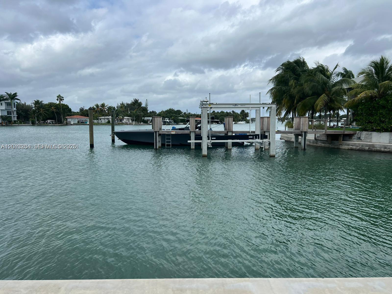 7590 Bayside Ln Miami Beach, FL 33141