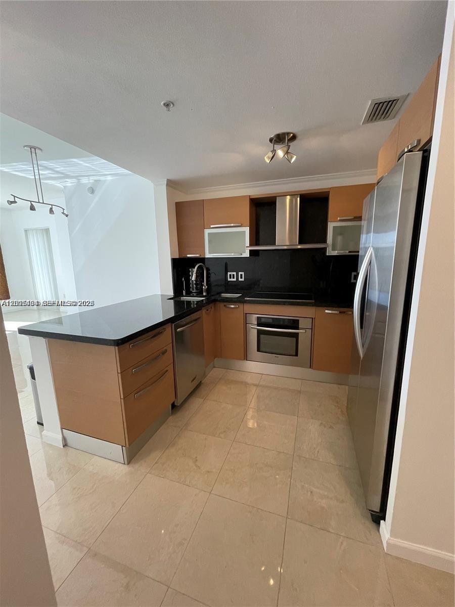 image Ten Aragon Condo0