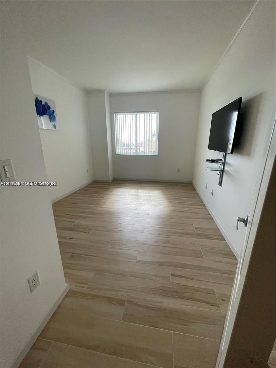 image Ten Aragon Condo6