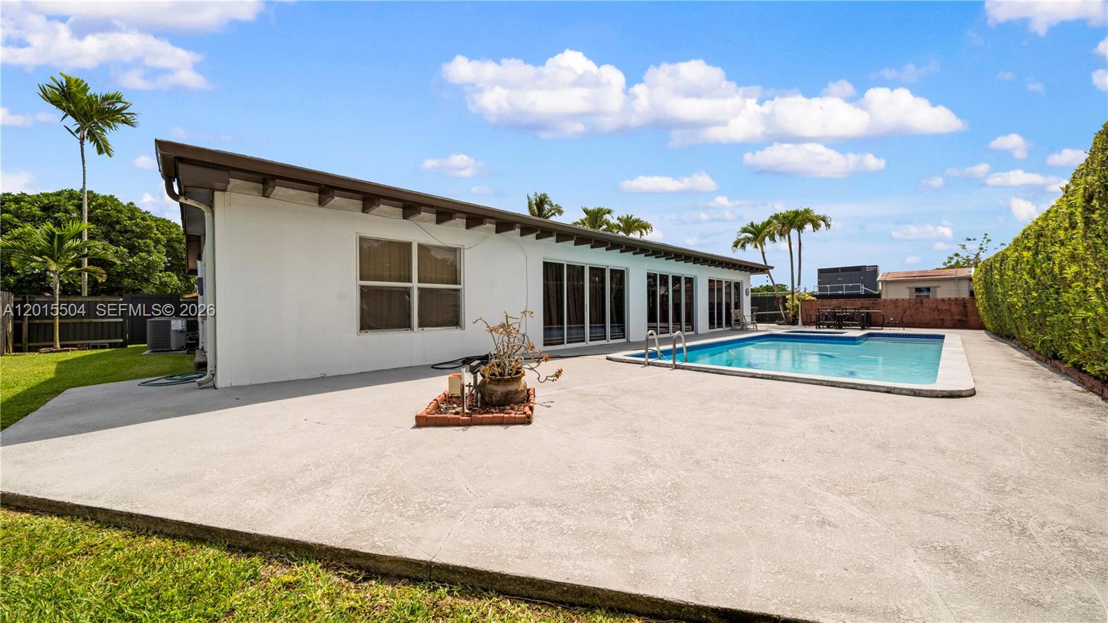 10435 SW 92nd St Miami, FL 33176
