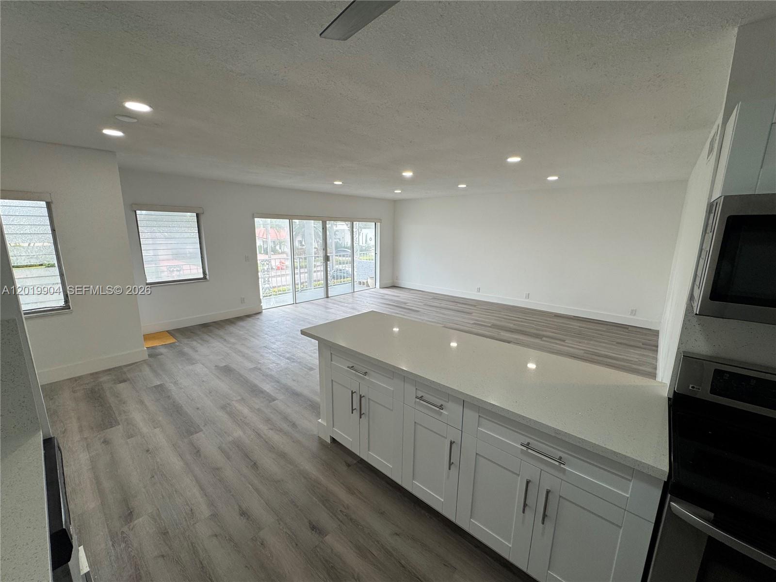 630 Layne Blvd #211 Hallandale Beach, FL 33009