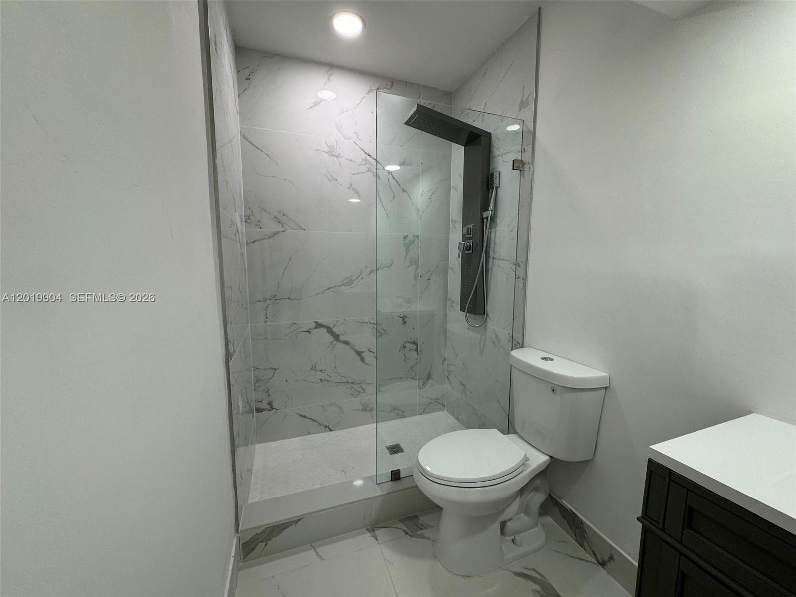 630 Layne Blvd #211 Hallandale Beach, FL 33009