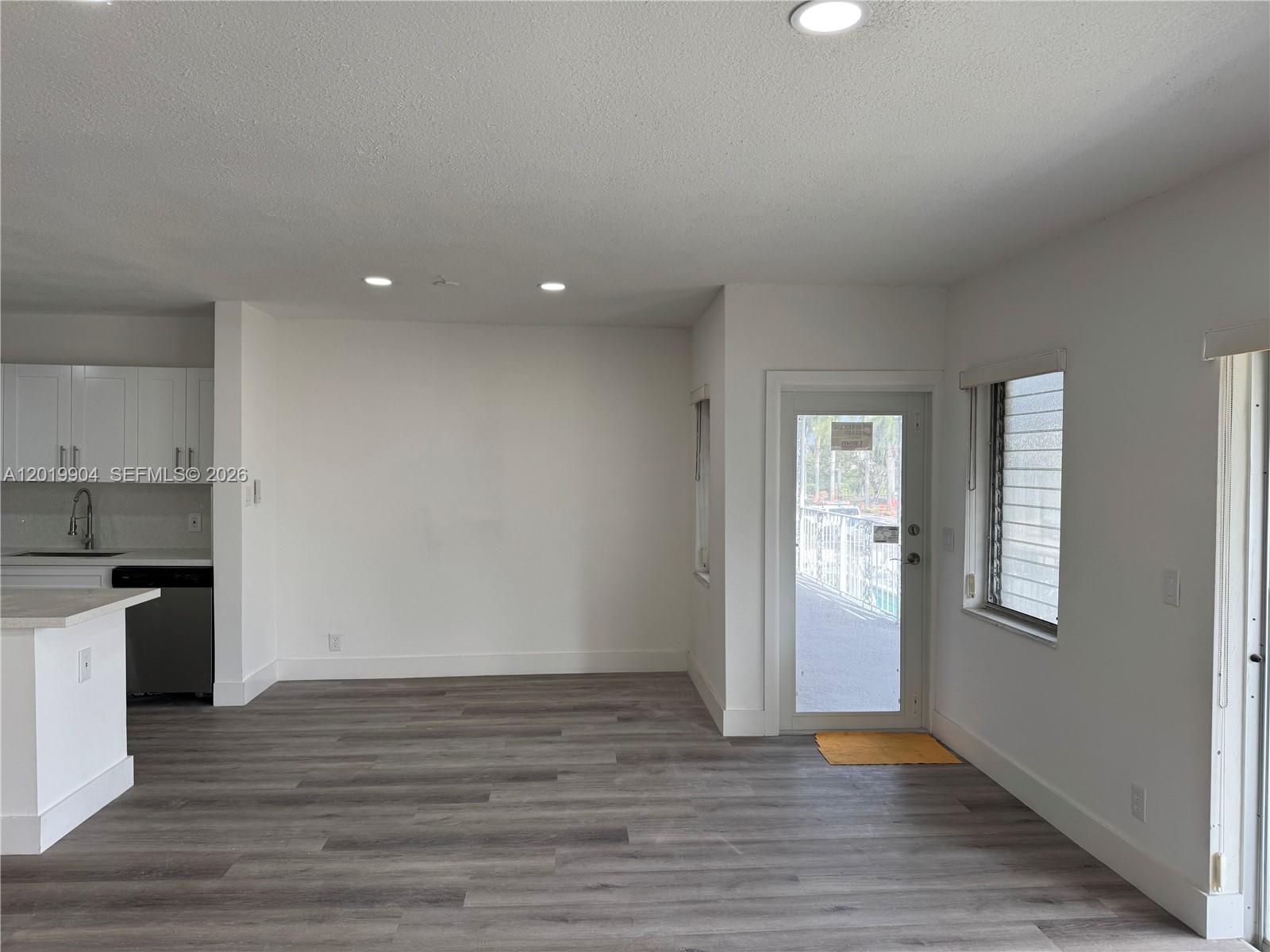 630 Layne Blvd #211 Hallandale Beach, FL 33009