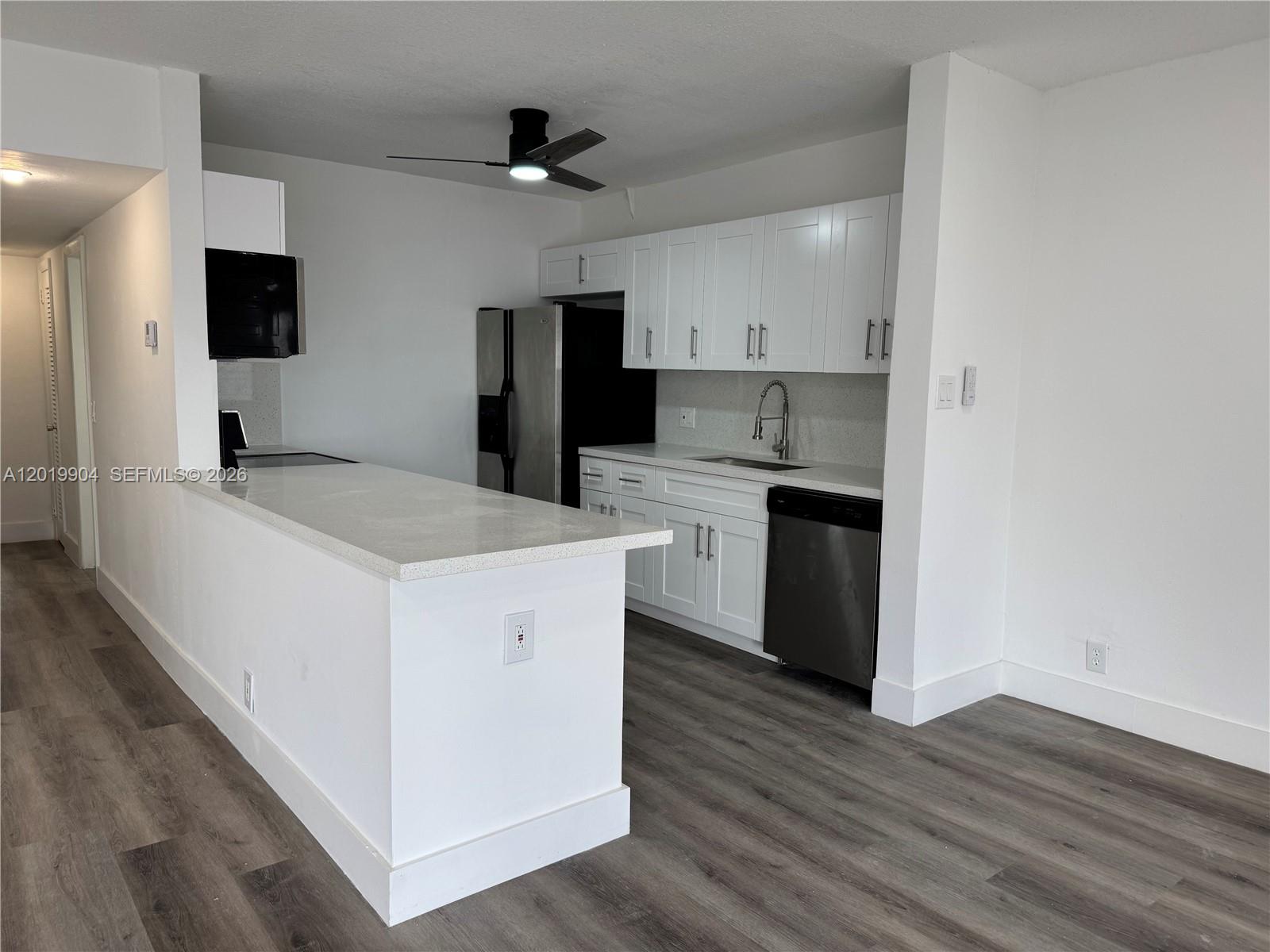 630 Layne Blvd #211 Hallandale Beach, FL 33009