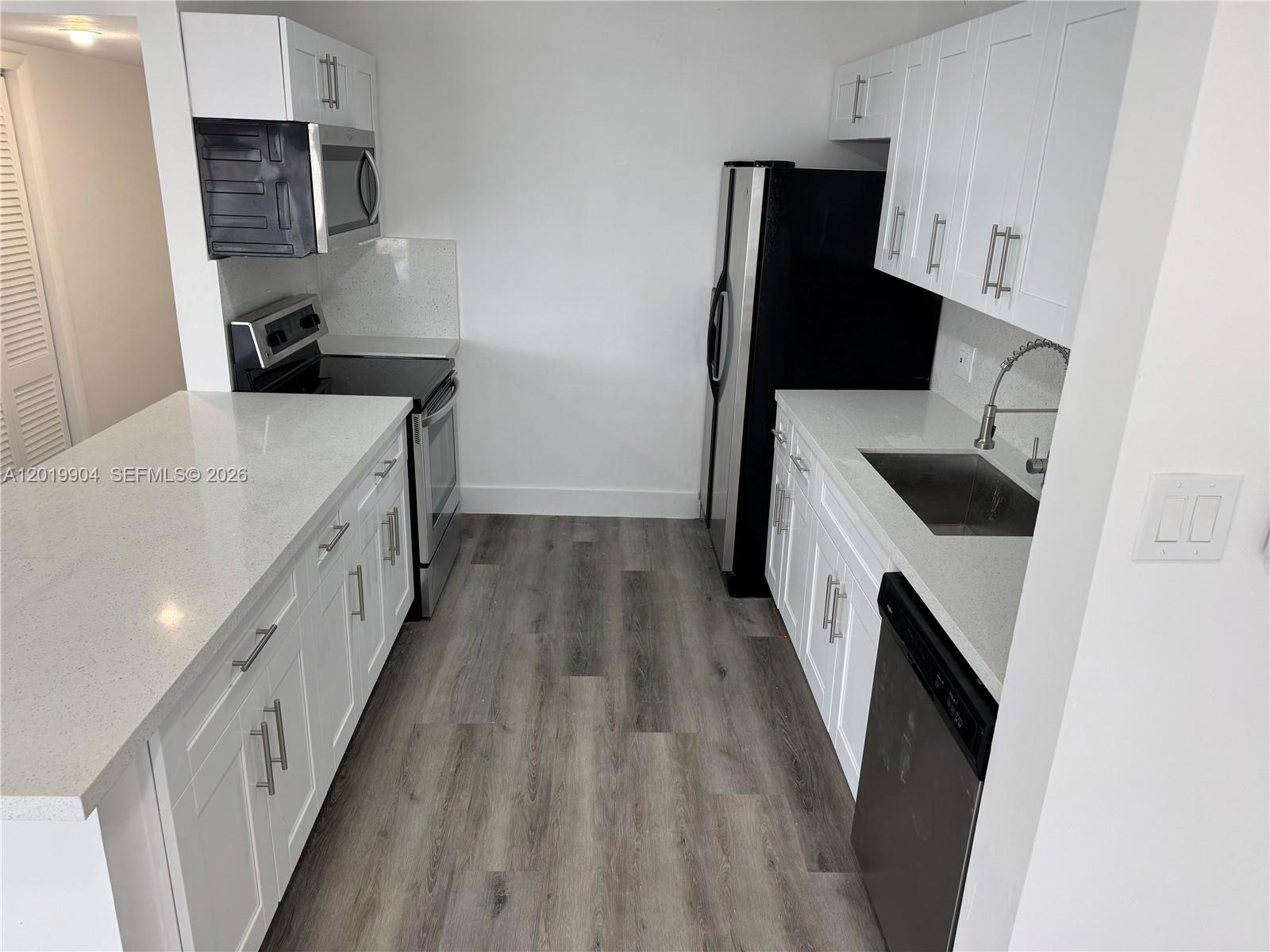 630 Layne Blvd #211 Hallandale Beach, FL 33009