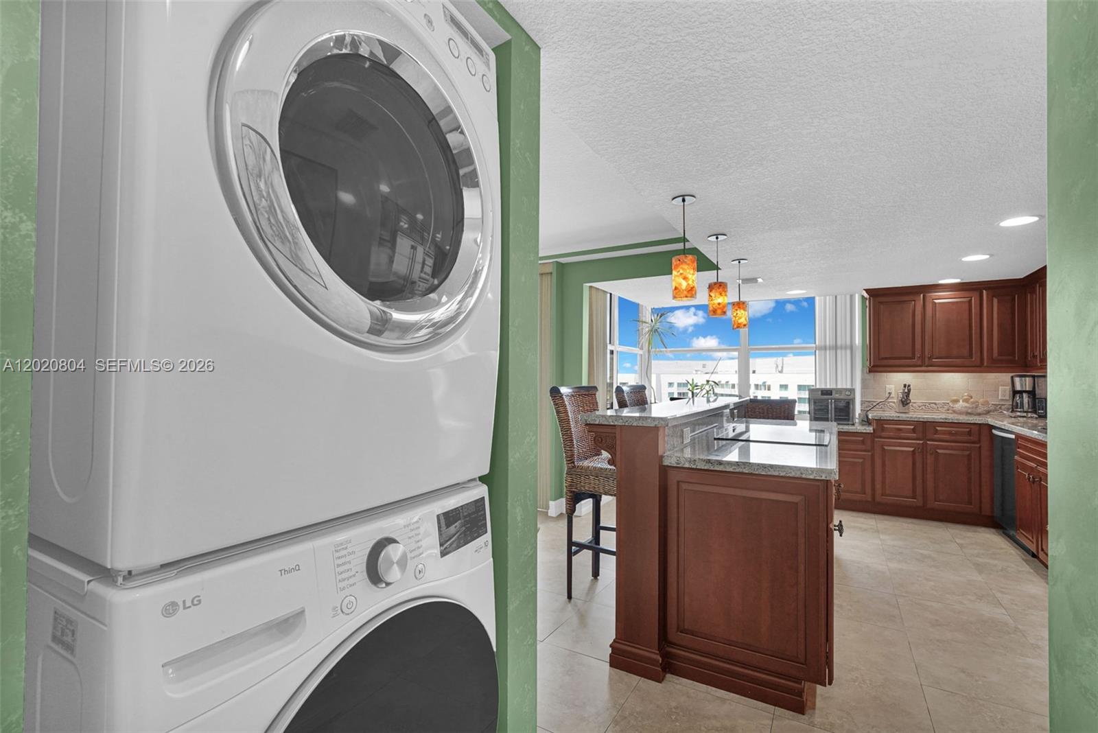 2800 E Sunrise Blvd #17E Fort Lauderdale, FL 33304