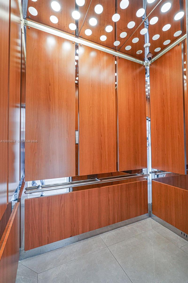 2800 E Sunrise Blvd #17E Fort Lauderdale, FL 33304