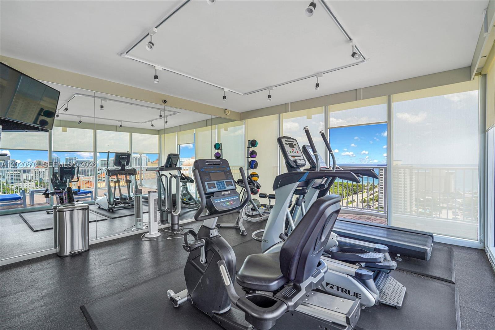 2800 E Sunrise Blvd #17E Fort Lauderdale, FL 33304