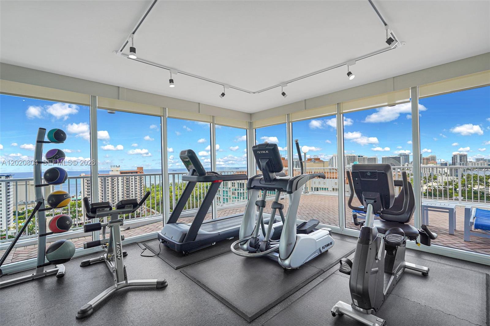 2800 E Sunrise Blvd #17E Fort Lauderdale, FL 33304