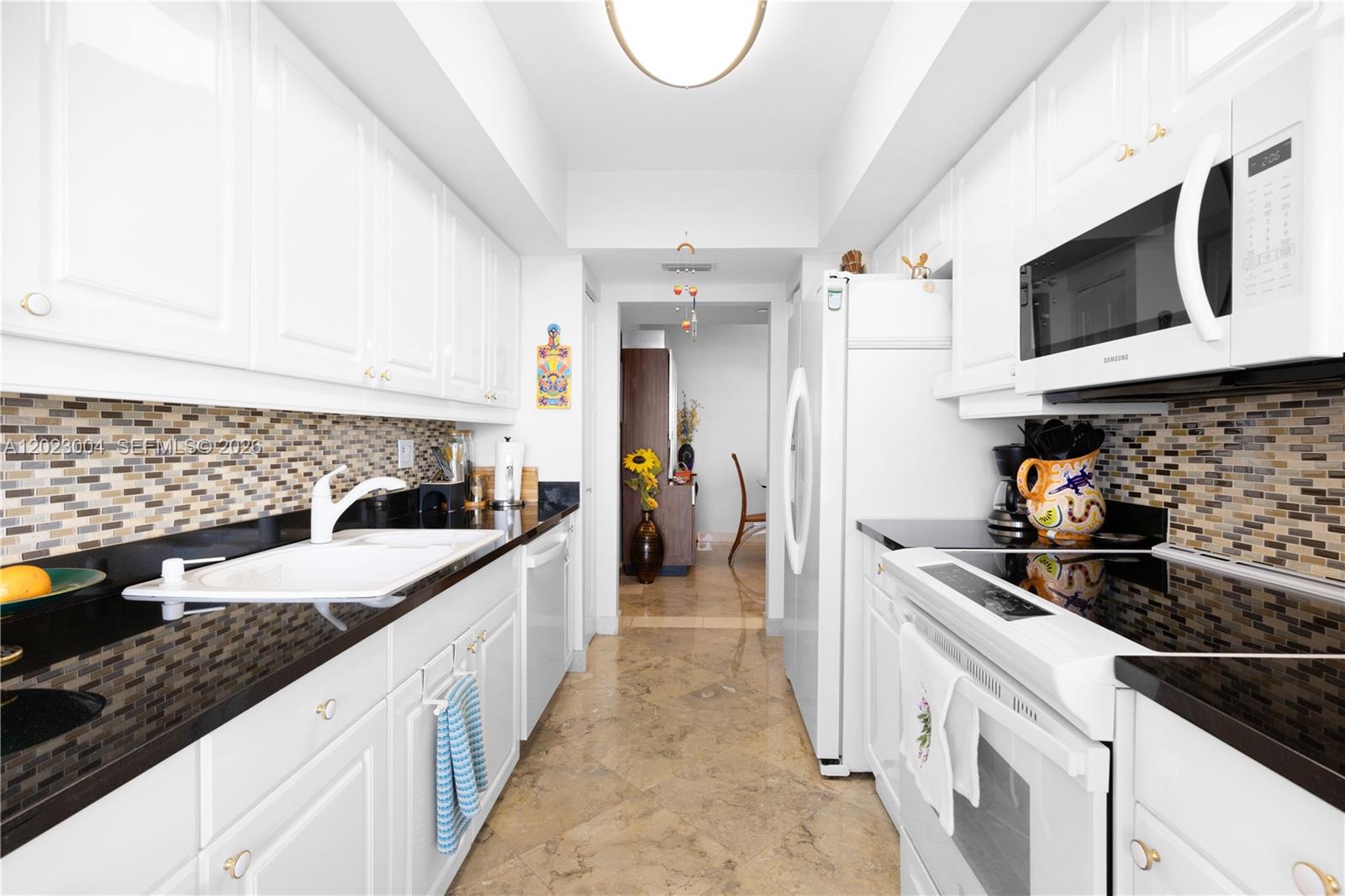 21055 Yacht Clb Dr #2704 Aventura, FL 33180