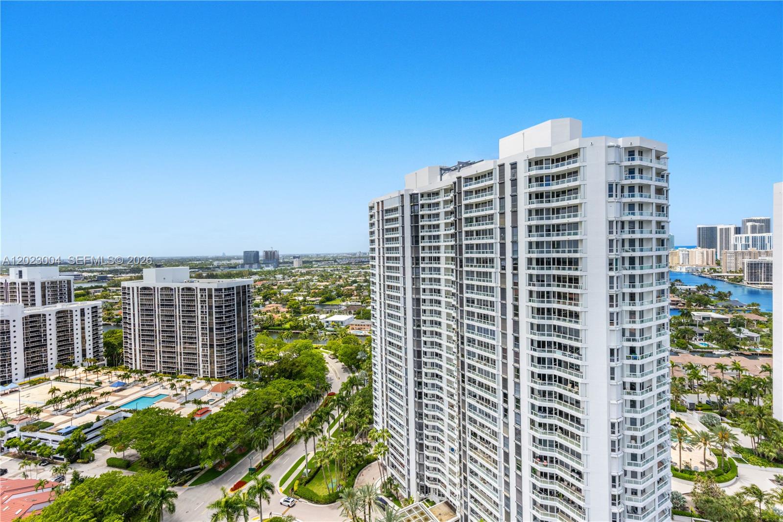 21055 Yacht Clb Dr #2704 Aventura, FL 33180