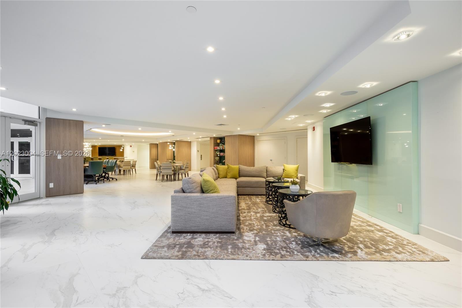 21055 Yacht Clb Dr #2704 Aventura, FL 33180