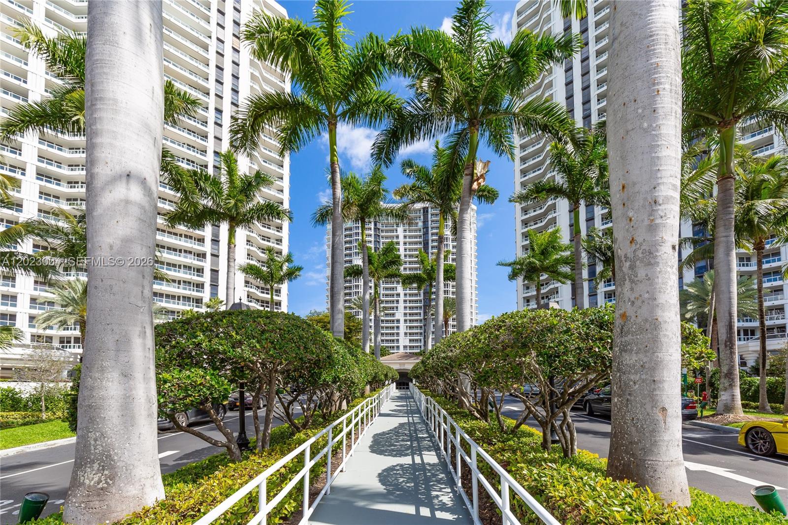 21055 Yacht Clb Dr #2704 Aventura, FL 33180