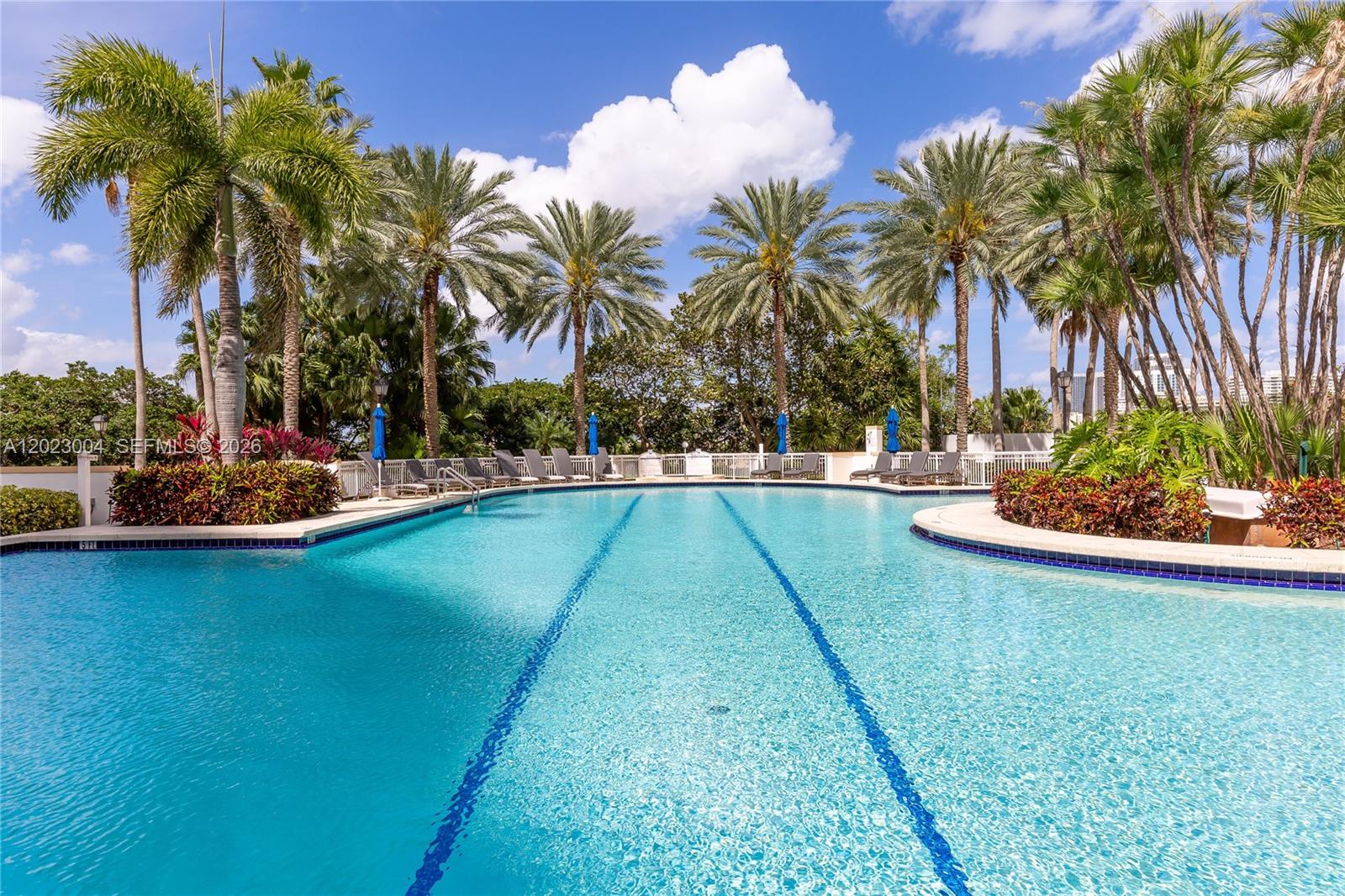 21055 Yacht Clb Dr #2704 Aventura, FL 33180