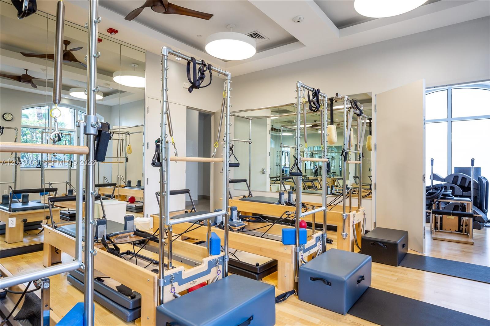21055 Yacht Clb Dr #2704 Aventura, FL 33180